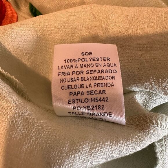 Kori America off the shoulder embroidered dress with pockets. Size Large - Picture 5 of 6